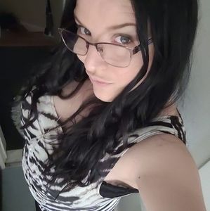 Meet your Posher, Roxanne